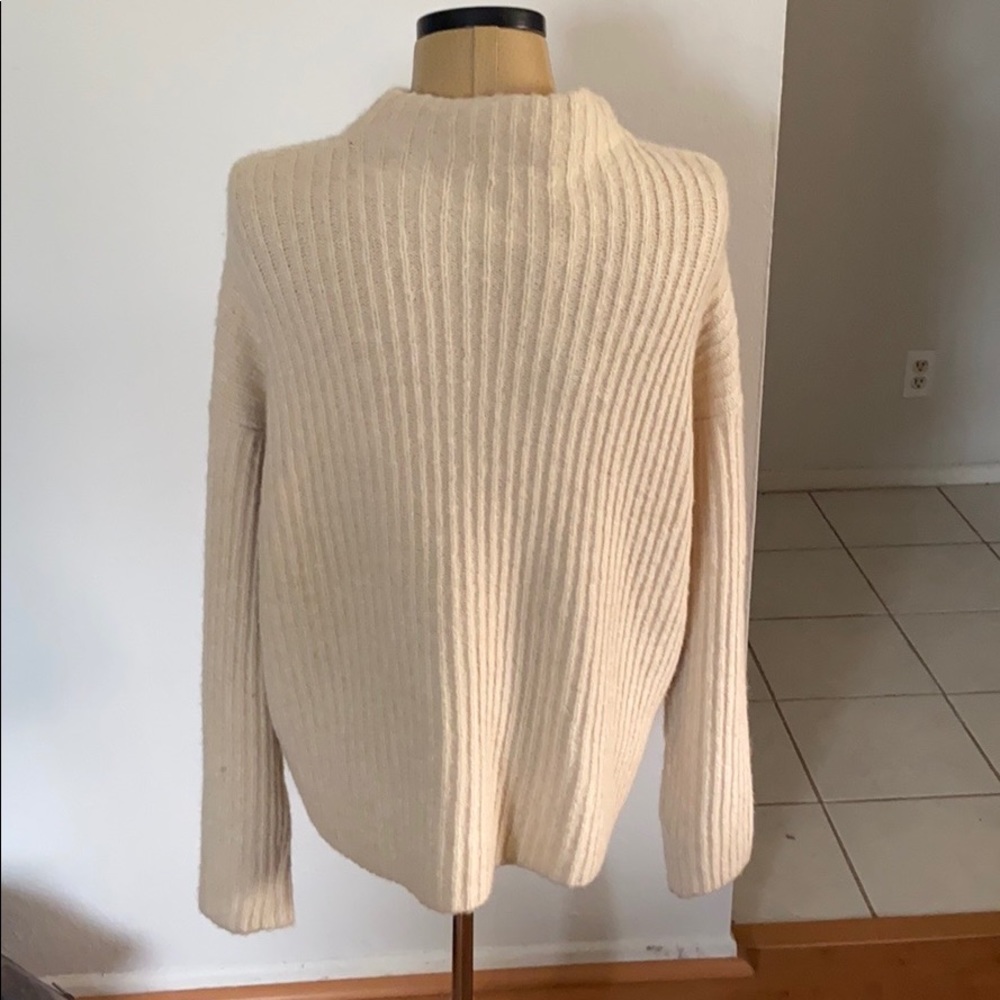 Donna Karan Cable Knit Sweater - Picture 3 of 7